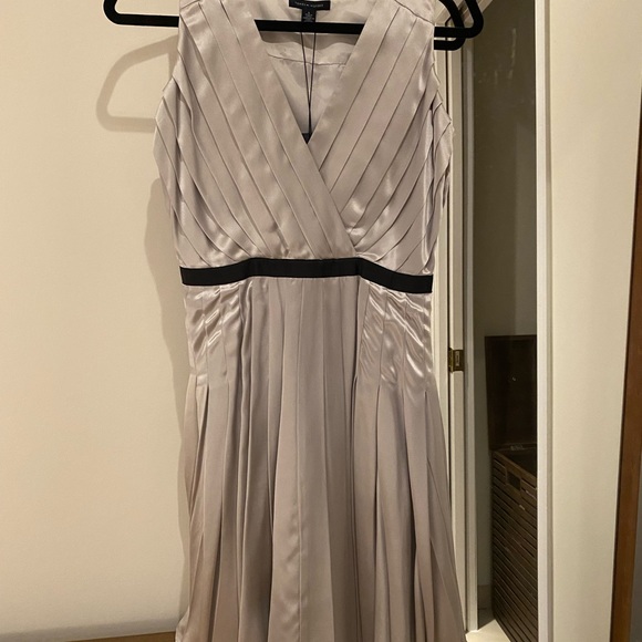 Tommy Hilfiger silk silver dress size 6 NWT - Picture 5 of 6